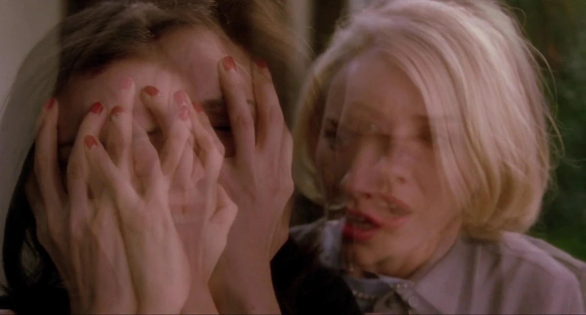 Imagen destacada: Mulholland Drive: tantas conversaciones y tanto silencio.